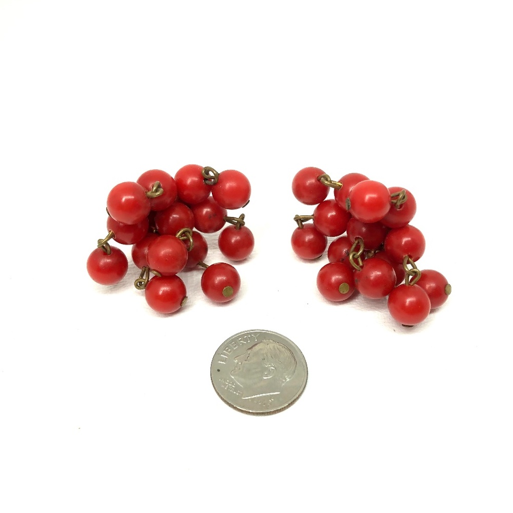 SOLD 50s Beaded Dangle Cluster Brass Clip On Earrings - Picture 7 of 13